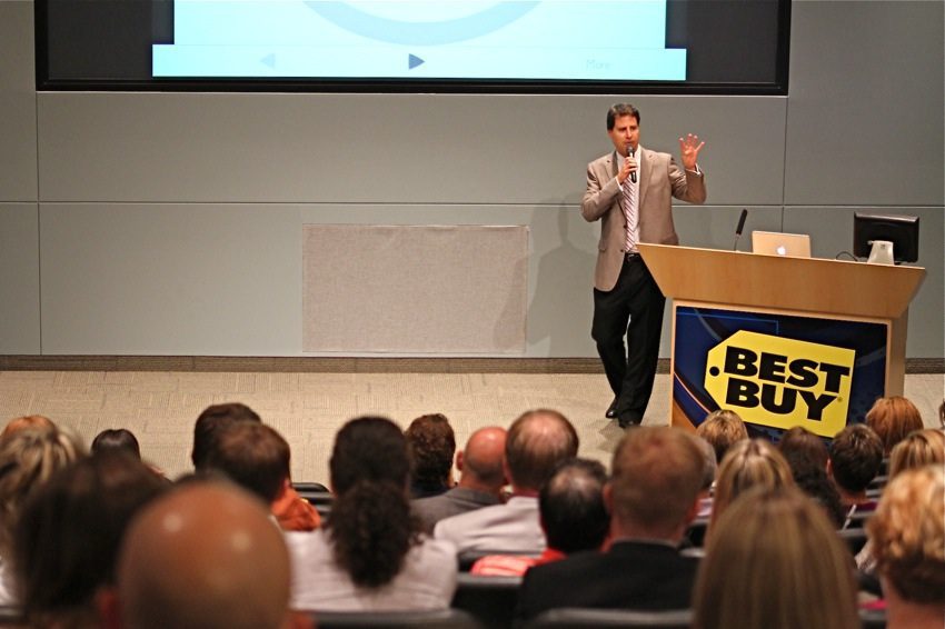 David Gee presenting 3 Second Selling at the headquarters of Best Buy in Minneapolis